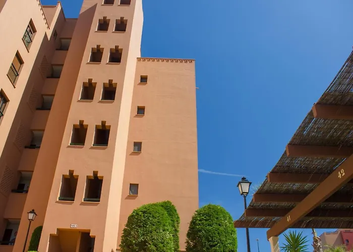 Sea View Apartment 200M To Beach