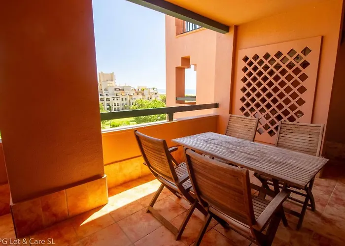 Sea View Apartment 200M To Beach